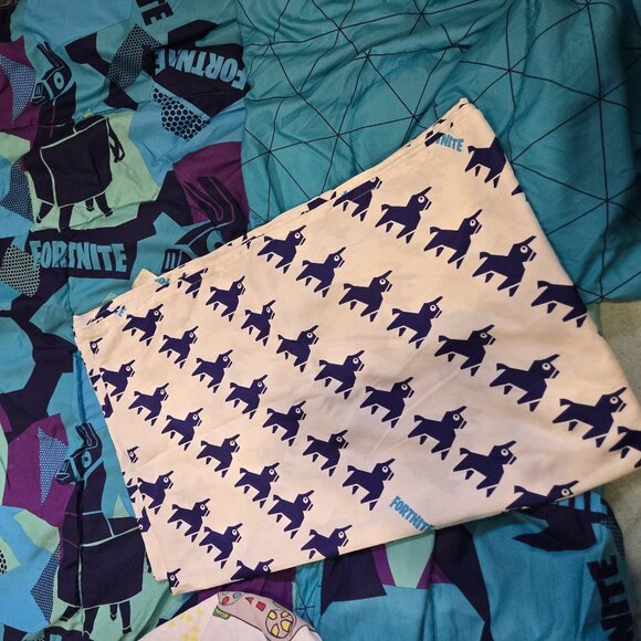 Fortnite Twin Comforter & Flat Sheet Set Llama Camo Purple Blue EUC - Picture 2 of 3